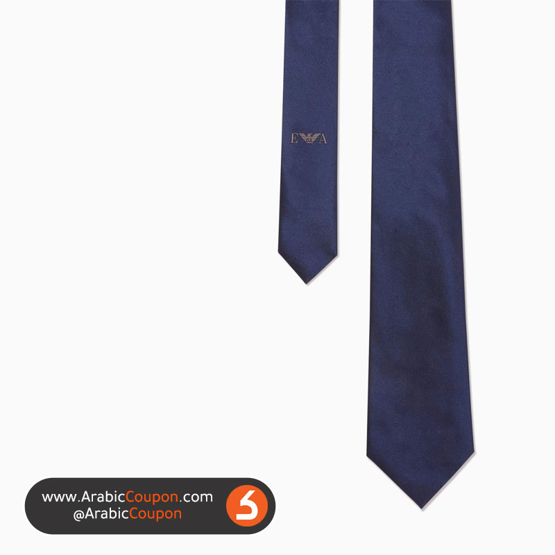 امبوريو ارماني - ربطة عنق ستان حرير بنقشة شعار الماركة جاكار